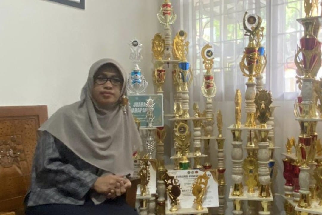 Kepala SMPN 2 Batu Apresiasi Prestasi Siswanya di Kejurprov Bulutangkis Jawa Timur