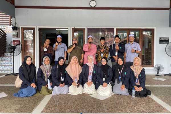 Mahasiswa UIN yang mengikuti program pengabdian masyarakat di Malaysia. (ist) - UIN Malang Gelar Pengabdian Masyarakat Internasional di Malaysia