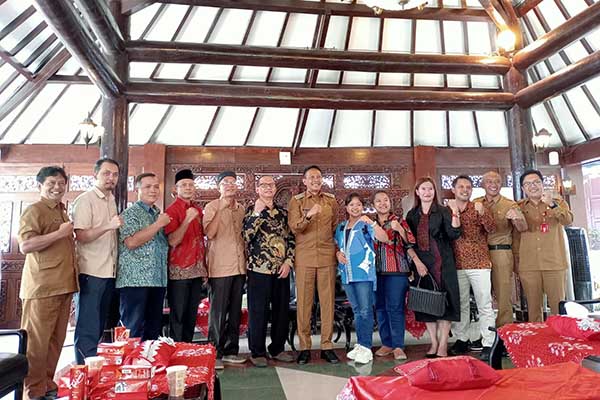Ngopi Mbois Ilakes kedua dilaksanakan pada Selasa (16/1/2023). (Seri.co.id/ws10) - Perwakilan Perumahan Puri Cempaka Putih 2 Adukan Masalah PSU Saat 'Ngombe'