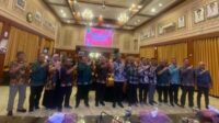 OPD Pemkot Malang bersama Pj Wali Kota Malang, Bupati Kubu Raya dan jajarannya dalam kunjungan di Balaikota Malang. (ws9) - Pemkot Malang Sambut Kunker Pemkab Kubu Raya Terkait Inovasi Daerah