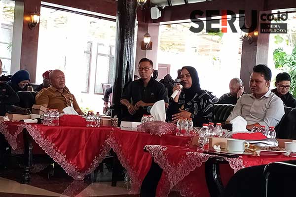 Perwakilan Ncreators menyampaikan harapannya kepada jajaran Pemkot Malang. (Seru.co.id/ws10) - Hadiri 'Ngombe', Ncreators Komitmen Membantu UMKM dan Pemkot Malang