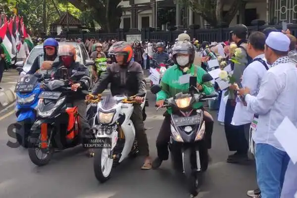 Peringati 100 Hari Genosida, Warga Malang Raya Aksi Bela Palestina