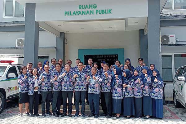 Pj Wali Kota Malang bersama jajaran dinas kesehatan. (Seru.co.id/ws10) - Sambut Tahun 2024, Pj Wali Kota Malang Inspeksi Dinas Kesehatan