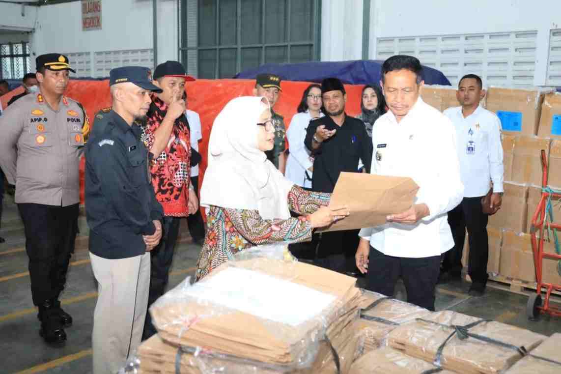 Pj Wali Kota Malang Tinjau Kesiapan Gudang Logistik KPU Jelang Pemilu 2024