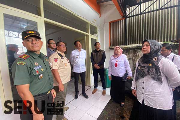 Pj Wali Kota tinjau Kantor Bawaslu Kota Malang. (ws9) - Pj Wali Kota Malang Evaluasi Kantor Bawaslu Kurang Representatif