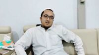 RKH Muhammad Bakir Hasan saat dimintai keterangan di kediamannya. (Seru.co.id/mzm) - Haji Her dan RKH Bakir Hasan Targetkan 70 Persen Suara untuk Capres 02 di Madura