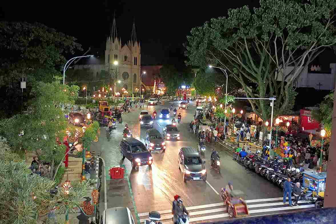 Kayutangan dan Jalan Ijen Dipadati Pengunjung Malam Tahun Baru