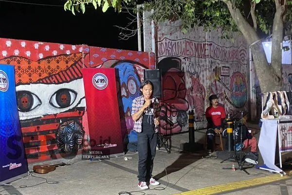 VOM Wadahi Karya Original Musisi Malang Gigs Kecil di Kayutangan
