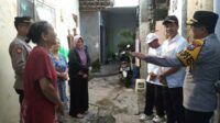 Wakapolres Batu bersilaturahmi dengan warga dalam acara Jumat Curhat. (ist) - Wakapolres Batu Pimpin Jumat Curhat di Pendem-Junrejo