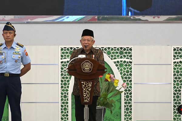 Wapres Ma’ruf Amin saat berikan kuliah umum di Unisma. (ist) - Beri Kuliah Umum, Ma'ruf Amin: Unisma Kampus Percontohan Terapkan Moderasi Agama dan Bela Negara