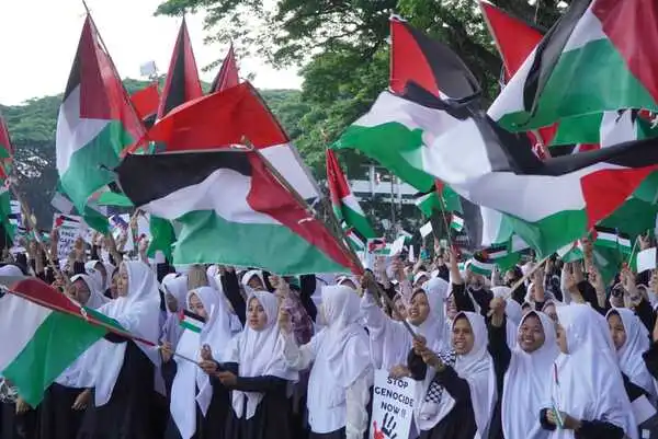 Peringati 100 Hari Genosida, Warga Malang Raya Aksi Bela Palestina
