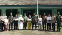 Bulan Bakti TNI-Polri TA 2024, Kodim 0833 Salurkan Bantuan Sembako