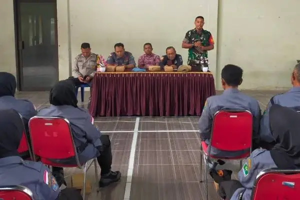 Babinsa Kedungkandang Turut Rakor Satlinmas Lesanpuro Persiapan Pemilu 2024
