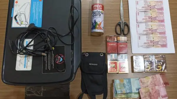Nekat Belanja Pakai Uang Palsu, Dua Pemuda Jember Diamankan Polisi