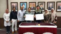 Dekan FTUB teken MoU bersama Direktur PT Greenfield Indonesia. (ist) - Kolaborasi Akademisi dan Industri, FTUB MoU dengan PT Greenfield Indonesia