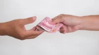Warga Laporkan Dugaan Praktik Money Politic, Bawaslu Batu Sita Uang dan Stiker Capres dan Caleg