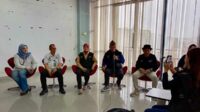 Kadisparta Batu, Drs Arief As Siddiq MH memberikan sambutannya di Bandung Creative Hub. (dik) - Disparta dan Komite Ekonomi Kreatif Batu Kunjungi Bandung Creative Hub