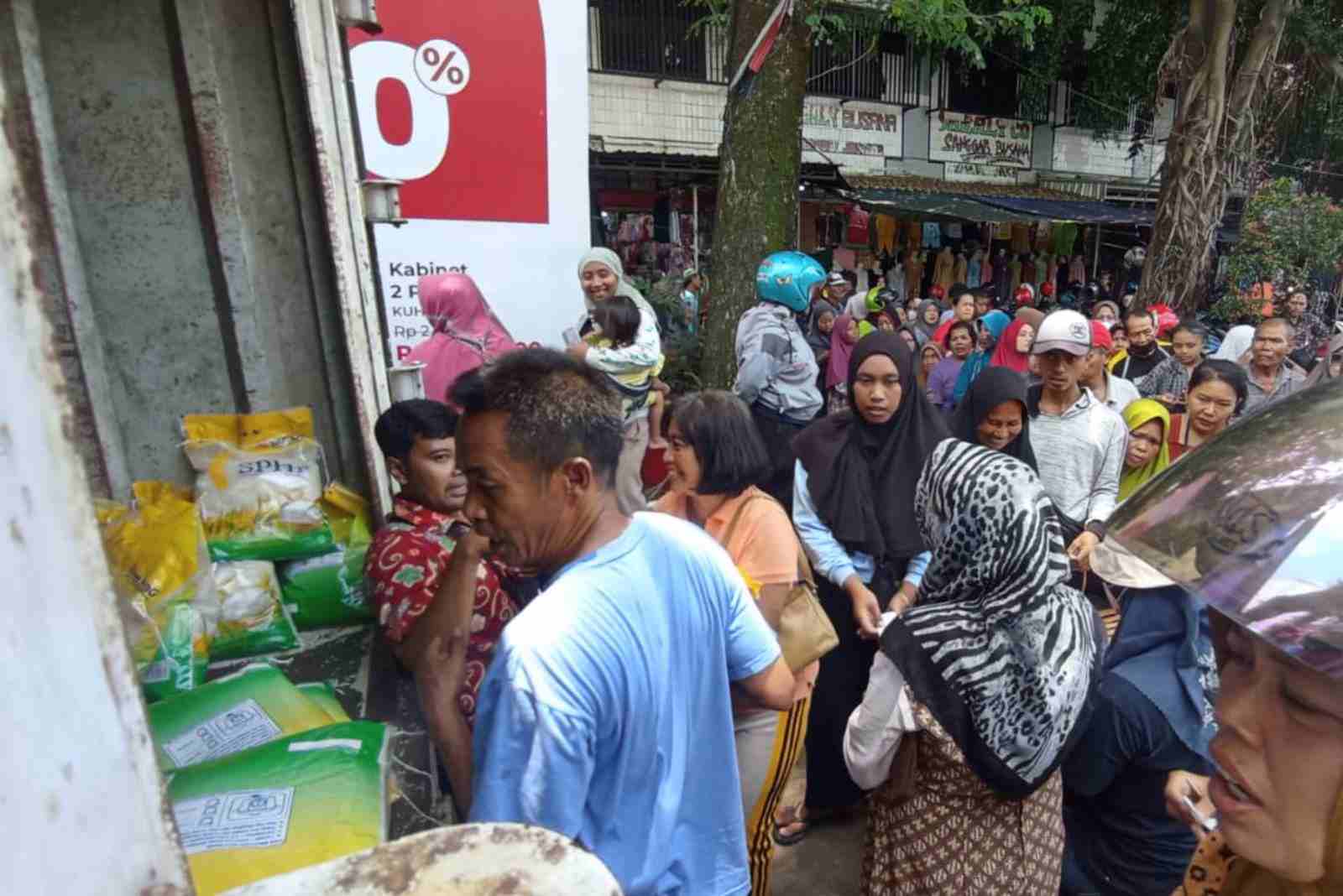 Kendalikan Inflasi, Disperindag Kabupaten Malang Gelar Pasar Murah Beras