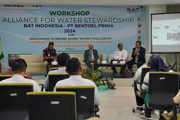 Kegiatan workshop membahas soal kelestarian lingkungan di kawasan DAS Brantas. (ist) - Founder Alamku Hijau Ajak Masyarakat Jaga Kelestarian Kawasan DAS Sungai Brantas