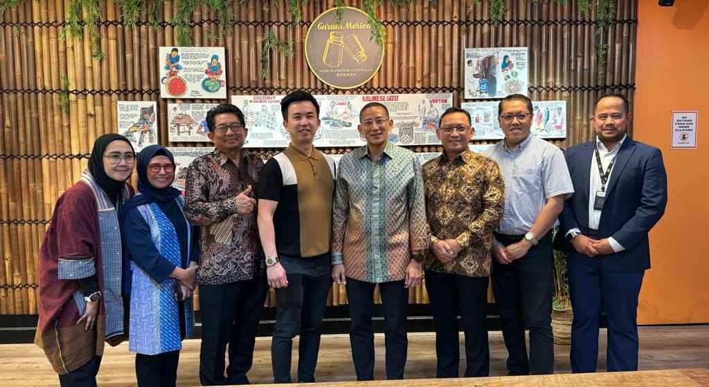 Kunker di Sydney, Menparekraf Sandiaga Uno Menikmati Nasi Bungkus di Garam Merica