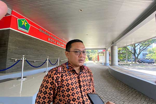 Kepala Bapenda ditemui saat apel di Block Office Kota Malang. (Setu.co.id/ws9) - Bapenda dan Disnaker PMPTSP Sinkronisasi Perizinan Melalui PKS
