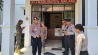 Pengamanan para petugas di KPU Kabupaten Malang. (ist) - Berkaca dari Pemilu 2019, Polres Malang Lebih Tingkatkan Pengamanan