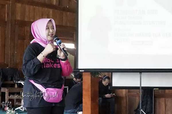 Pj Ketua TP PKK Kota Malang memberikan arahan di kegiatan Penguatan BKB. (pro) - TP PKK Kota Malang Tekan Angka Stunting Melalui Penguatan BKB