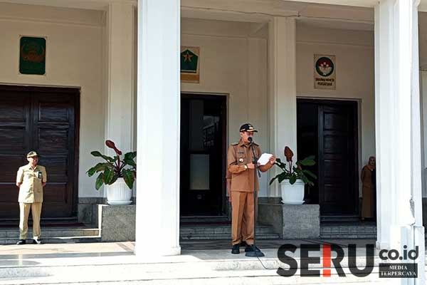 Pj Wali Kota Malang Berikan Penghargaan ASN Berakhlak Kepada Inovasi OPD Terbaik