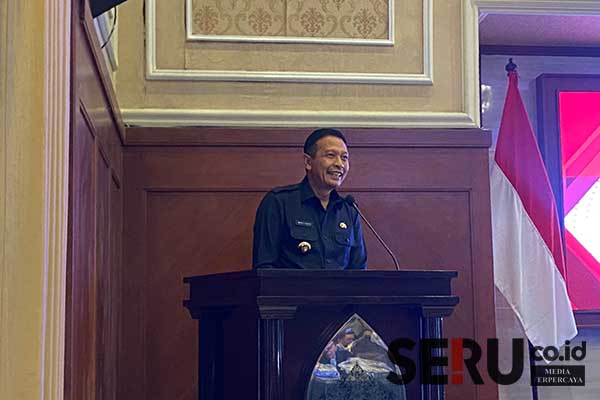 Pj Wali Kota Malang membuka Konsultasi Publik Revitalisasi Alun-alun Merdeka Kota Malang. (ws9) - Pj Wali Kota Malang-Bank Jatim Gelar Konsultasi Publik Revitalisasi Alun-alun Merdeka