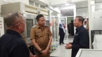 Pj Wali Kota Malang meninjau langsung sarana prasarana di kantor PMI Kota Malang. (Seru.co.id/ws10) - Pj Wali Kota Malang Tinjau Fasilitas PMI, Siap Alokasikan Hibah untuk Peremajaan