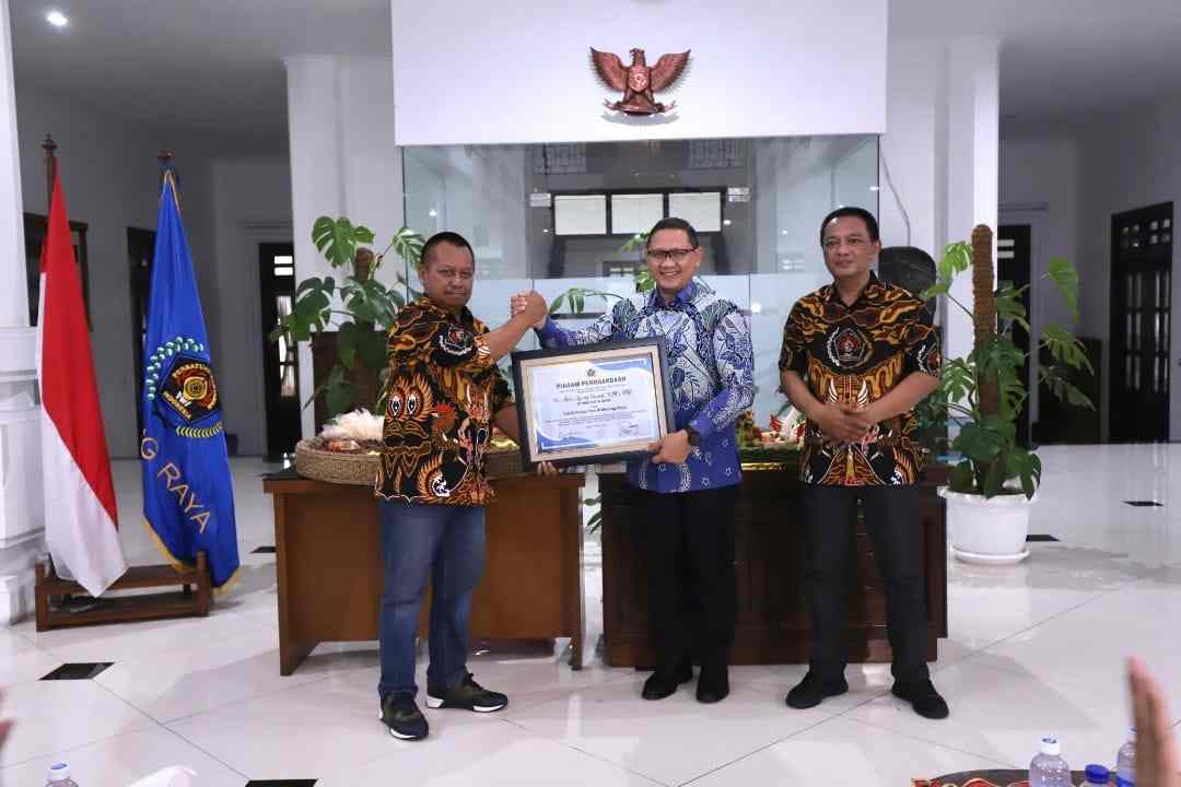 Aries Agung Paewai , Tokoh Peduli Pers di Malang Raya