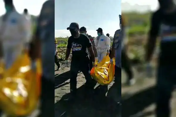 Warga Jember Digegerkan Penemuan Mayat Pria di Pesisir Pantai Paseban