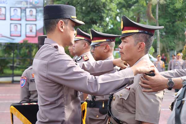 Proses Sertijab di Polres Malang. (ist) - Perkuat Kinerja Institusi, Kapolres Malang Ganti Sejumlah Kapolsek dan Kasat di Jajarannya
