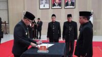 Prosesi pelantikan Kadishub dan Kasatpol PP Kota Batu. (ist) - Pj. Wali Kota Batu Lantik Kasatpol PP dan Kadishub yang Baru