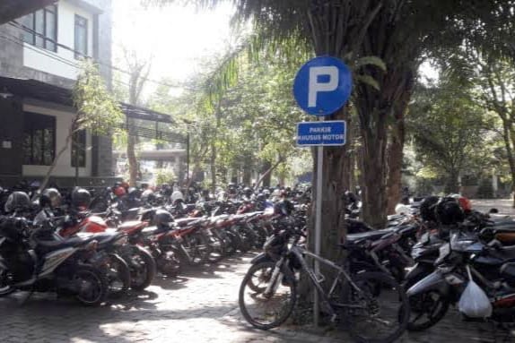Mahasiswa UB Dilarang Membawa Mobil Ke Kampus Utama