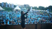 Sederet bintang tamu hibur peserta Fun Run Village dan masyarakat sambut Pemilu riang gembira. (ist) - Sederet Bintang Tamu Hibur Fun Run Village hingga Pemeriksaan Kesehatan