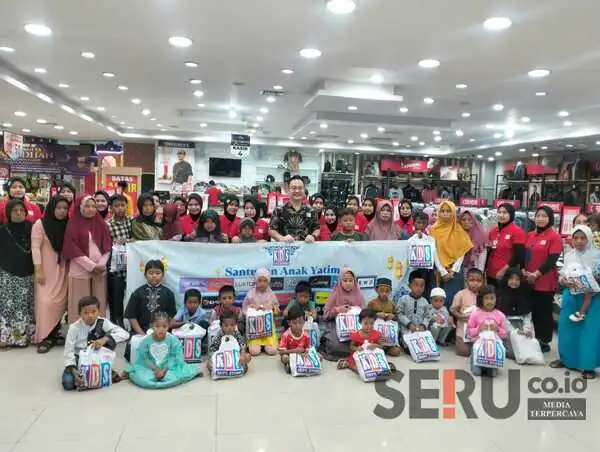 KDS Situbondo Berbagi, Puluhan Anak Yatim Digratiskan Belanja Satu Setel Baju Lebaran