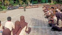 Babinsa Pandanwangi berikan wasbang siswa SMPN 14 Malang. (ist) - Babinsa Pandanwangi Berikan Wasbang Siswa SMPN 14 Malang