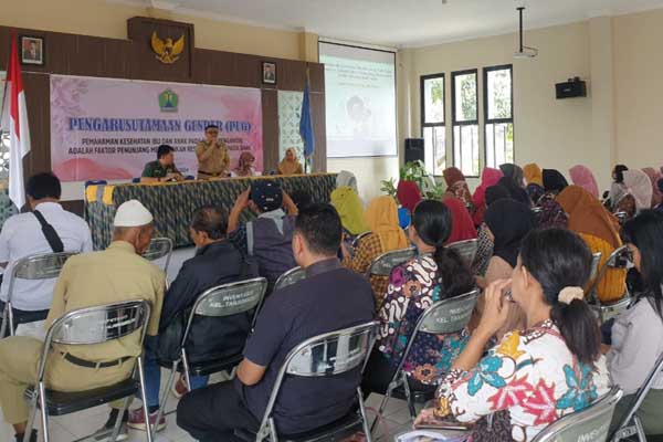 Babinsa Sukun hadiri Pengarusutamaan Gender di Kelurahan Tanjungrejo. (ist) - Babinsa Sukun Hadiri Pengarusutamaan Gender di Kelurahan Tanjungrejo
