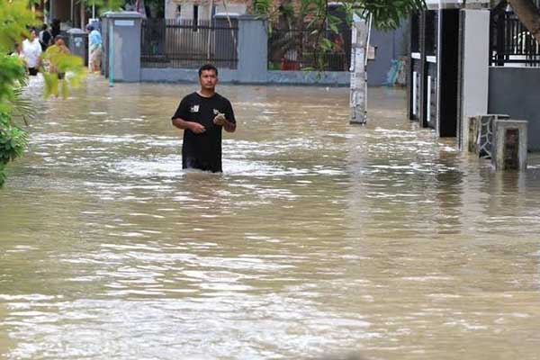 Banjir melanda Cirebon Jawa Barat. (ist) - Banjir di Cirebon Rendam Ribuan Bangunan dan Paksa Warga Mengungsi
