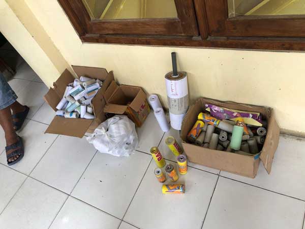 Barang bukti bahan peledak mercon saat di amankan Tim Opsnal polres Pamekasan. (Seru.co.id /udi) - Tim Opsnal Polres Pamekasan Berhasil Amankan Lima Pelaku Pembuat Mercon dan Bahan Peledak