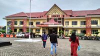 Dalam laporannya ke SPKT Polres Situbondo, perempuan 24 tahun mengaku tertipu oleh terlapor, dengan nominal sebesar Rp 27 juta. (Seru.co.id/aza) - Gelapkan Uang Tabungan Lebaran, Seorang IRT Laporkan Pemilik Butik di Situbondo