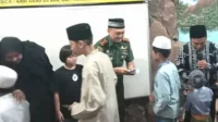 Dandim 0833 dan Ketua Persit KCK Cabang XL Bantu Yayasan Yatim Piatu Darul Jundi