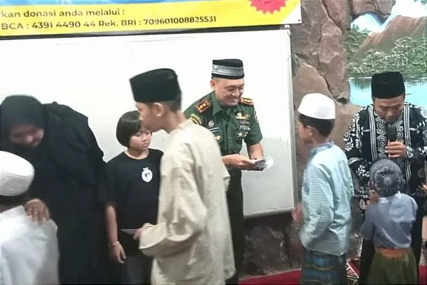 Dandim 0833 dan Ketua Persit KCK Cabang XL Bantu Yayasan Yatim Piatu Darul Jundi