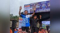 Edhy Baskoro Yudhoyono atau yang akrab disapa Mas Ibas saat menyapa warga di Trenggalek. (Seru.co.id/ams) - Kembali Raih Kursi DPR RI, Mas Ibas Ucapkan Rasa Terimakasih Atas Dukungan Warga