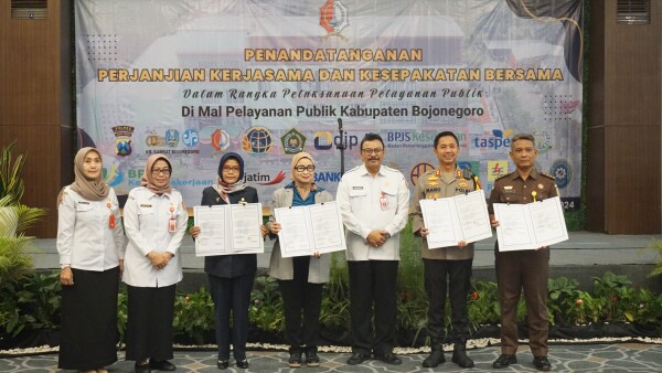 Demi Perizinan Terintegrasi, DPMPTSP Bojonegoro Gelar Penandatanganan Kontrak Kerjasama Pelayanan di MPP