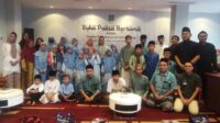 GM Hotel ibis Styles Malang, Ina Rianawati, bersama anak-anak Panti Asuhan At-Taufiq. (rhd) - Ibis Styles Malang Berbagi Kebahagiaan Bersama Anak PA At-Taufiq dan Pengendara