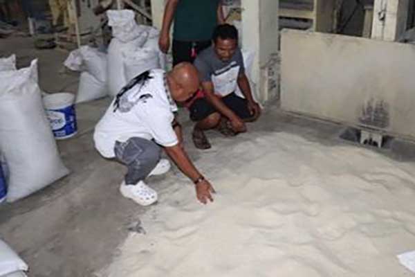 Gudang Tempat Pemutihan dan Pengoplosan Beras Bulog di Serang, Banten. (ist) - Beras Bulog Diputihkan dan Dioplos, Pelaku Raup Keuntungan Hingga Rp 732 Juta