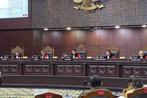 Ilustrasi Sidang Mahkamah Konstitusi. (ist) - MK Perintahkan Hapus Parliamentary Threshold Sebelum Pemilu 2029!