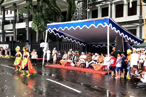 Jajaran Forkopimda Kota Malang hadiri Tawur Agung Kesanga. (ws11) - Sambut Nyepi, Pj Wali Kota Malang Turut Menyaksikan Tawur Agung Kesanga